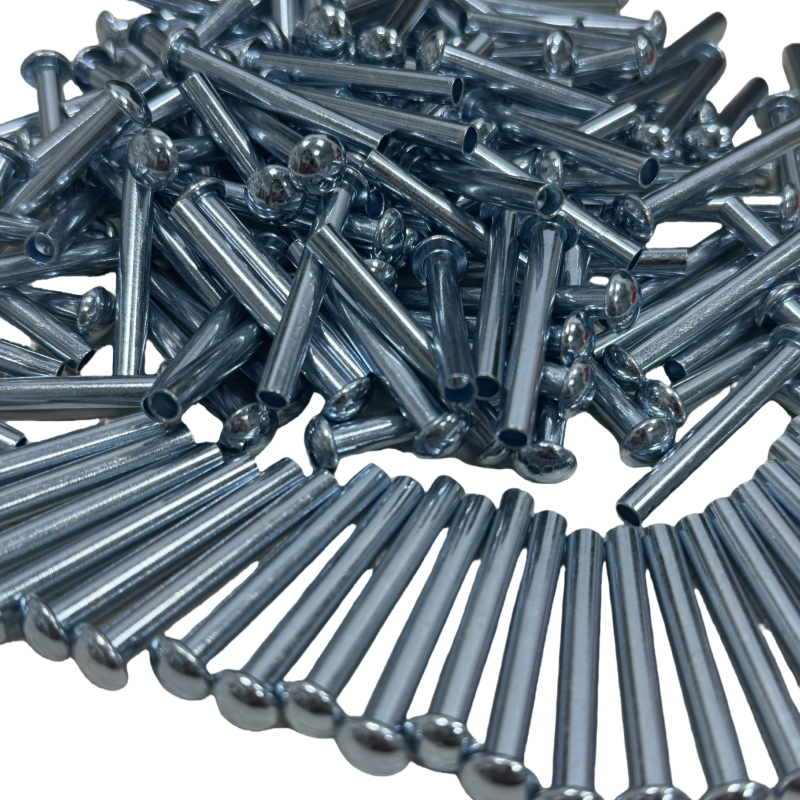 What are the differences in load-bearing capacity between round head rivets and countersunk head rivets?